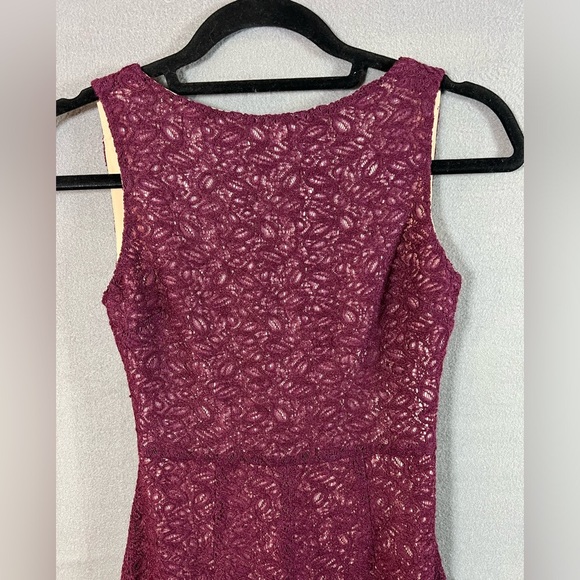 ALICE OLIVIA purple lace nude lining front slit formal dress US 0 - Picture 3 of 10